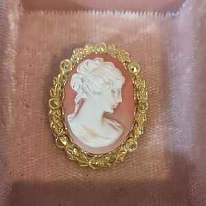 Elegant Gold and Cream Cameo Brooch